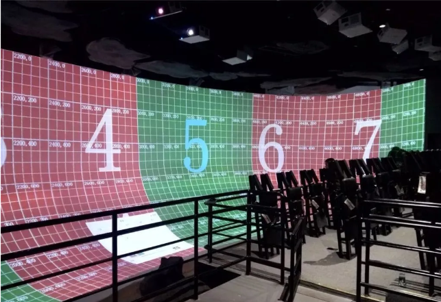 弧幕投影在企業(yè)展廳中的應(yīng)用插圖(1) 弧幕投影在企業(yè)展廳中的應(yīng)用插圖(1)